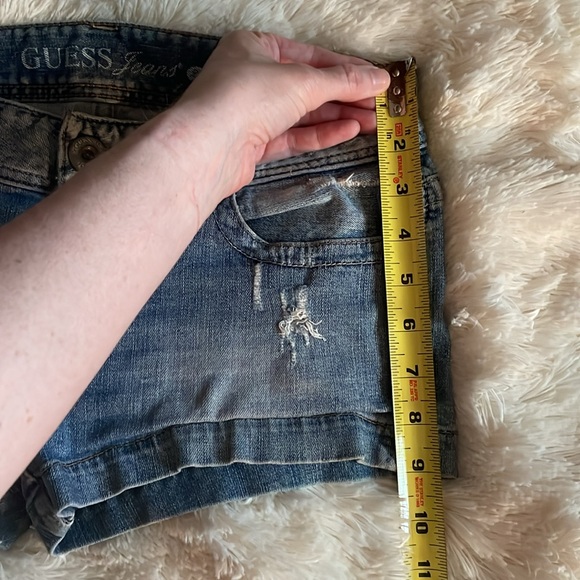 Guess brand Jean shorts - Picture 6 of 6